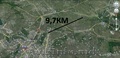 По прямой 9,7км, участок 12соток 15 минутах или 18кмКМ от Кишинева